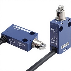 Interrupteur de fin de course miniature XCMD2102L1, plongeur à rouleau en acier, 1NC+1NO à action rapide, câble pré-câblé de 1m - Product Image 1
