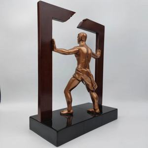 Récompenses personnalisées Résine Musculation Gars Statues Figurine Sculptures Artificielle Décoration de La Maison Trophées Trophée Souvenir Cadeaux - Product Image 3