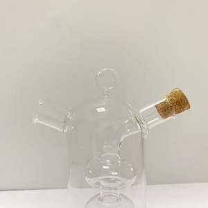 Vinagrera <span class=keywords><strong>de</strong></span> <span class=keywords><strong>aceite</strong></span> <span class=keywords><strong>de</strong></span> vidrio hecha a mano personalizada al por mayor con tapa <span class=keywords><strong>de</strong></span> <span class=keywords><strong>corcho</strong></span> dispensador <span class=keywords><strong>de</strong></span> <span class=keywords><strong>aceite</strong></span> <span class=keywords><strong>de</strong></span> vidrio para utensilios <span class=keywords><strong>de</strong></span> cocina - Product Image 2