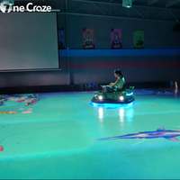 Jeu interactif de projection au sol pour karting et voitures tamponneuses, sur mesure, en PVC, pour parcs d'attractions et aires de jeux, avec défi de course immersif en intérieur