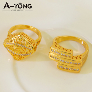 Nuevo Anillo de Zirconia Color Oro 21k de Lujo, Diseño Italiano Geométrico, Anillos para Mujer para Bodas y Fiestas - Product Image 4
