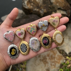 จี้สร้อยคอรูปหัวใจ/วงรีลายดอกไม้กดแบบวินเทจขายส่ง กรอบทอง/เงิน สไ<span class=keywords><strong>ต</strong></span>ล์โบโฮมินิมอล - Product Image 1