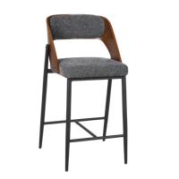 Chaise de bar au design moderne et élégant en bois courbé avec structure métallique stable et coussin confortable pour une utilisation à domicile