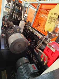 Máy ép khuôn nắp chai nhựa tự động tốc độ cao 24-36 khoang năm 2024 - Product Image 4