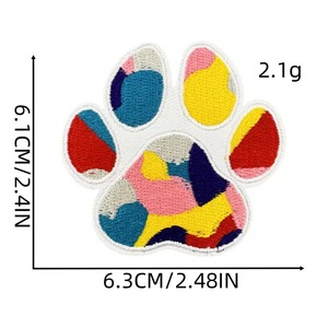 Toppa Personalizzata a Forma <span class=keywords><strong>di</strong></span> Zampa Animale, Distintivo Ricamato a Fiori a Quadri Arcobaleno, Applicazione Termoadesiva con Impronta <span class=keywords><strong>di</strong></span> Cane o Gatto per <span class=keywords><strong>Abbigliamento</strong></span>, Borse e Fai da Te per Amanti degli Animali - Product Image 3