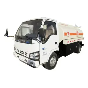 صنع في الصين جديد ايسوزو أبيض 4x2 12 عجلات شاحنات نقل وقود 5000 لتر من الفولاذ الكربوني الصغير للبيع