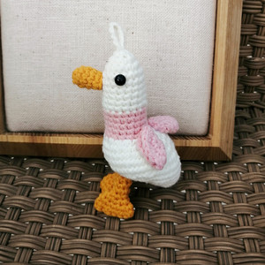 Tùy chỉnh rực rỡ HR-03 Crochet sang trọng Amigurumi vịt Mặt dây chuyền đồ chơi handmade dệt kim nhỏ dễ thương vòng chìa khóa xe đẩy chuỗi PP bông - Product Image 6