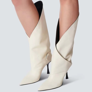 Botines de tacón alto para mujer con punta en pico, de media pantorrilla, de ajuste ancho, con corte en V en la parte superior y tacón alto. - Product Image 1