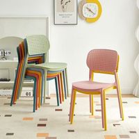 Chaise de bistrot empilable, légère, durable, résistante à l'eau, facile à nettoyer, design moderne, pour café et restaurant.