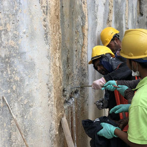 Mortier polyuréthane PUR301 HANCHI pour usage constructionnel – Remplissage et étanchéité des fissures de murs de réservoirs d'eau, contrôle des infiltrations, arrêt des fuites d'eau - Product Image 1