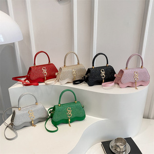 Bolso Bandolera de Lujo Retro de Moda 2026 para Mujer, Nuevo Diseño Cuadrado Pequeño con Cierre de Solapa - Product Image 1