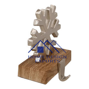 2025 diseño clásico Coral Tree Stocking Holder para decoración de Navidad Best Seller - Product Image 3
