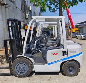 Chariot élévateur diesel d'occasion <span class=keywords><strong>TCM</strong></span> 3 tonnes FD30, moteur diesel ISUZU, modèle 2022 2023, certifié CE ISO, excellent état - Product Image 3
