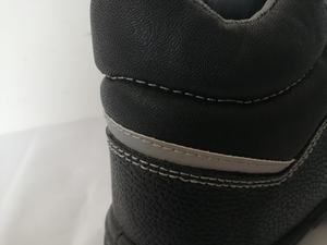 Scarpe di sicurezza da uomo nere impermeabili per lavoro con puntale in acciaio per campo edile - Product Image 5