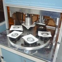 Becherförmige Masken-Schweißmaschine 6-Stationen Ultraschall-Schweiß- und Schneidemaschine Becherförmige Maskenherstellungsanlage für Vliesstoffmasken
