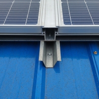Système de montage solaire universel pour toiture métallique, fixation de panneaux photovoltaïques, inclinaison réglable, étanche, pinces pour toiture ondulée, résistant au vent fort