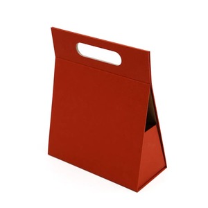 กล่องบรรจุภัณฑ์กระดาษแข็งพับได้แบบแม่เหล็ก รูปทรงสามเหลี่ยม สำหรับใส่ของขวัญหรือน้ำหอม สามารถปรับแต่งได้ - Product Image 5