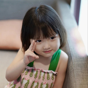 Vendita calda capelli neri corti capelli lisci <span class=keywords><strong>parrucche</strong></span> sintetiche ad alta temperatura capelli intrecciati di seta parrucca <span class=keywords><strong>bambina</strong></span> - Product Image 4