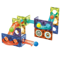 Jeu de société STEM 96 pièces : Circuit de billes magnétique avec blocs de construction et rails pour une jouissance imaginative