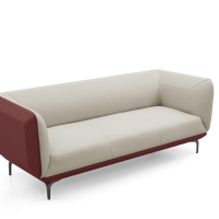 Sofá de Cuero Moderno de 3 Plazas, Diseño de Doble Contraste de Color, Patas Delgadas de Metal Negro, Sofá de Recepción de Oficina de Lujo Ligero