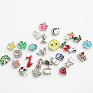 Dijes de 26 letras de A-Z, dijes de diamantes de imitación de 26 letras del alfabeto, colgante de medallón de cristal para salón - Product Image 3