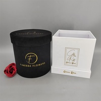 Boîtes d'emballage cadeau écologiques carrées et rondes avec logo personnalisé, revêtement UV, dorure à chaud, fleurs blanches et noires, vente chaude