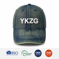 Casquette de baseball personnalisée style trucker, effet vieilli et délavé, avec logo brodé en 3D, bord effiloché et dos en maille, certifiée GRS écologique, vente en gros