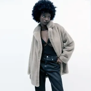 Maßge schneiderte Winter warme Luxus Casual V-Ausschnitt Revers Kragen Drop Schulter Kunst pelz Mantel für Frauen