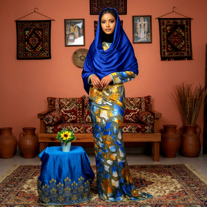 Dirac suisse bleu royal avec imprimé abstrait multicolore, broderie dorée et châle bleu assorti, tenue de mariage somalienne de luxe - Product Image 1