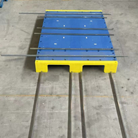 Palette en plastique robuste empilable à plateau fermé 1600*1000mm 3 roulettes pour le stockage en entrepôt