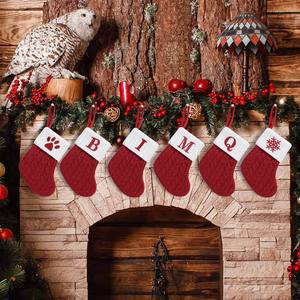 Nouveauté Chaussettes de Noël Rouge Flocon de Neige Alphabet de Noël Bas de Noël à tricoter Décoration d'arbre de Noël pour la maison Cadeau de Noël - Product Image 1