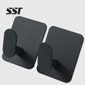 Ganchos Adhesivos Resistentes para Toallas, Soporte de Pared Impermeable de Acero Inoxidable, Autoadhesivo, Moderno, Reutilizable y Portátil para Ropa - Product Image 1