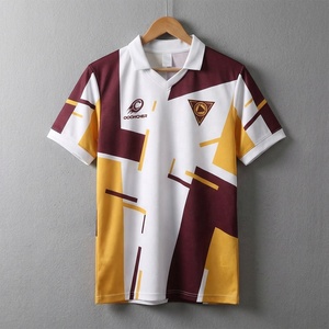 Jersey Sepak Bola & Futsal Retro Blokecore Custom OEM ODM Putih Burgundy Emas dengan Cetakan Geometris Full Sublimasi untuk Latihan - Product Image 3