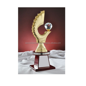 Coupe du monde de football cricket Hocky Rugby Trophée plaqué or avec logo personnalisé et design pour les récompenses sportives Souvenir de l'Inde