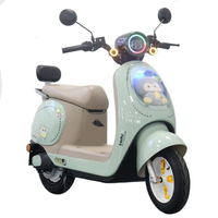 Scooter électrique, vélo et moto rétro jaune rose, légers et magnifiques, spécialement conçus pour la vente