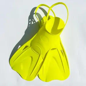 Materiales EVA Hebillas ajustables Color amarillo aletas de esnórquel Nuevo diseño Aletas de natación para esnórquel Buceo Natación