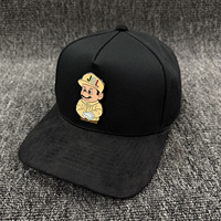 Expédition immédiate, vente en gros : Nouvelles casquettes de baseball en daim avec logo métallique personnalisé et fermeture à pression dorée, sportives, respirantes, imperméables et tendance