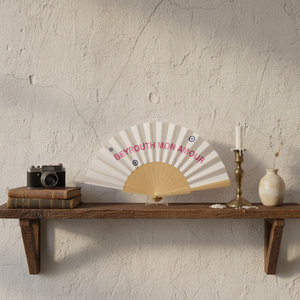 Ventagli Pieghevoli in Legno Personalizzabili Classici 23cm 16.5cm per Asporto - Product Image 1