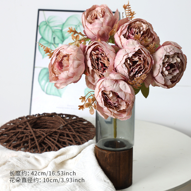 สีเทาอมชมพูอ่อน