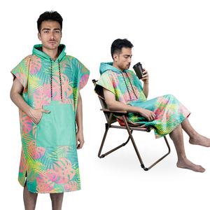 Serviette <span class=keywords><strong>de</strong></span> plage à capuche en microfibre pour femme avec fonction compressée d'été à rayures avec logo personnalisé - Product Image 2