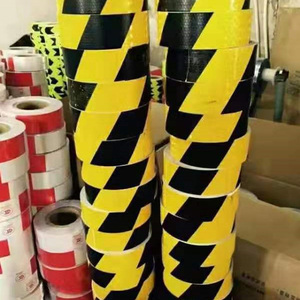 Ruban adhésif rouge et blanc imperméable, autocollant réfléchissant haute visibilité, non déchirable, adapté aux camions remorques - Product Image 3