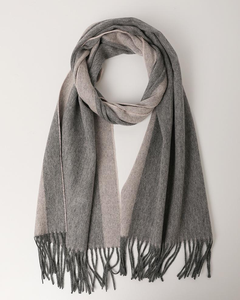 ผ้าพันคอแคชเมียร์สองสีแบบคอนทราสต์ ผ้าคลุมไหล่บล็อกสีแบบสั่งทำพิเศษ พร้อมพู่ตกแต่งทำมือ - Product Image 1