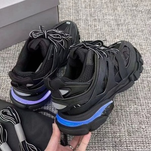 [Offre Spéciale] Baskets lumineuses LED TRACK 3.0 – Chaussures décontractées pour hommes en maille respirante, de marque de créateur, à lacets, de haute qualité - Product Image 4