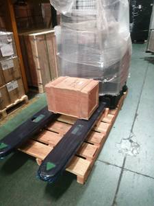 Peralatan Penanganan Material Berkualitas Tinggi, Beban Berat, Performa Tinggi 1.6T Forklift Hidrolik CDD16 Mini Electric Walking Stacker - Product Image 3