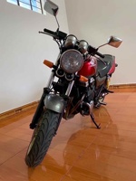Moto Honda CB750 Vintage Rétro, Moteur 4 cylindres refroidi par air de 747 cm³, Moto Japonaise Iconique