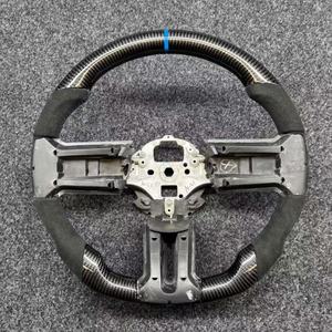 Volant de voiture Accessoires de voiture personnalisés pour Ford <span class=keywords><strong>Mustang</strong></span> 2010 2011 2012 2013 2014 Volant en fibre de carbone de haute qualité - Product Image 1