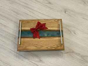 Plateaux de service élégants pour la maison, fabriqués en bois de haute qualité et finis à la résine pour une présentation visuelle attrayante des aliments - Product Image 5