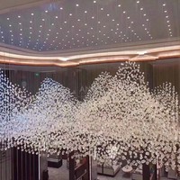 Lustre en cristal sur mesure ANNO, grand modèle, luminaire suspendu personnalisé avec design en verre cascade pour hall d'hôtel de luxe et villa