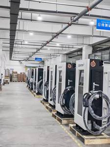 สถานีชาร์จรถยนต์<span class=keywords><strong>ไฟ</strong></span>ฟ้าแบบเร็ว DC 80KW แบบสองหัวชาร์จ พร้อมแท่นวางพื้น รองรับ CCS1 CCS2 GBT Chadmeo NACs  พร้อมระบบ OCPP และแอปพลิเคชัน - Product Image 5