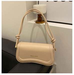 I-0610 Vente en gros Nouveau style Sacs à main rectangulaires tendance Couleur unie Sacs sous le bras Sac à bandoulière en cuir PU - Product Image 4